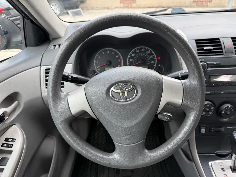 Toyota Corolla LE 4-Speed AT 2010