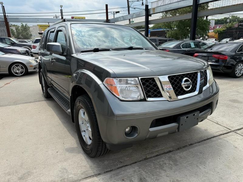 Nissan Pathfinder XE 4WD 2005