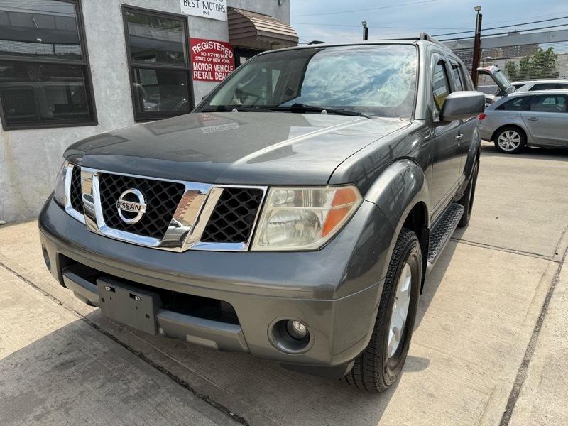 Nissan Pathfinder XE 4WD 2005