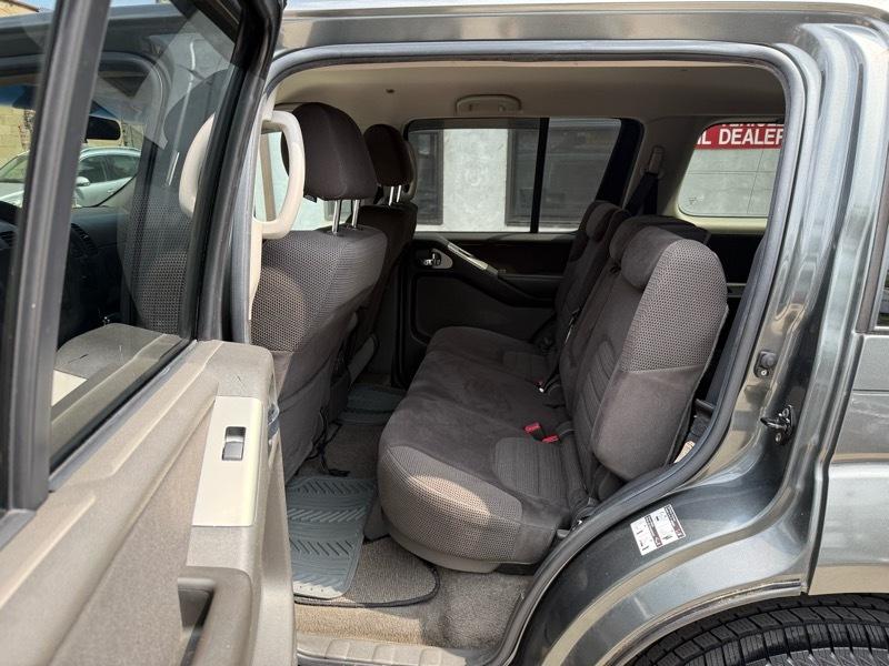 Nissan Pathfinder XE 4WD 2005
