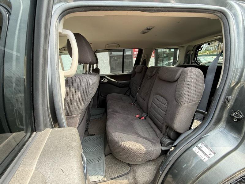 Nissan Pathfinder XE 4WD 2005