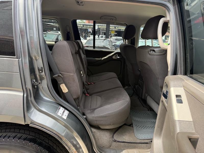 Nissan Pathfinder XE 4WD 2005