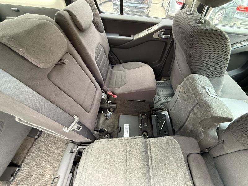 Nissan Pathfinder XE 4WD 2005
