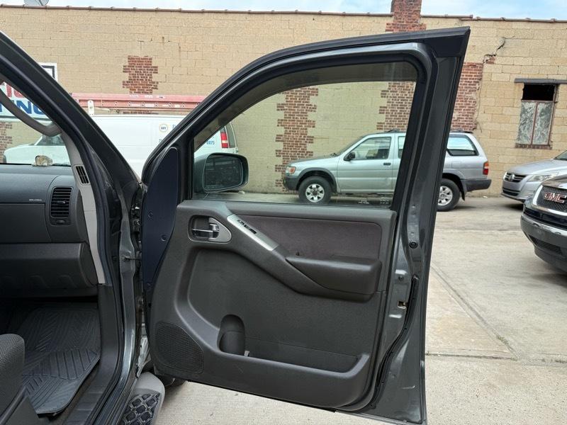 Nissan Pathfinder XE 4WD 2005