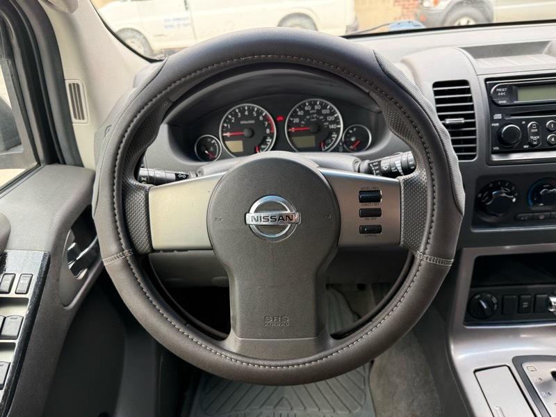 Nissan Pathfinder XE 4WD 2005