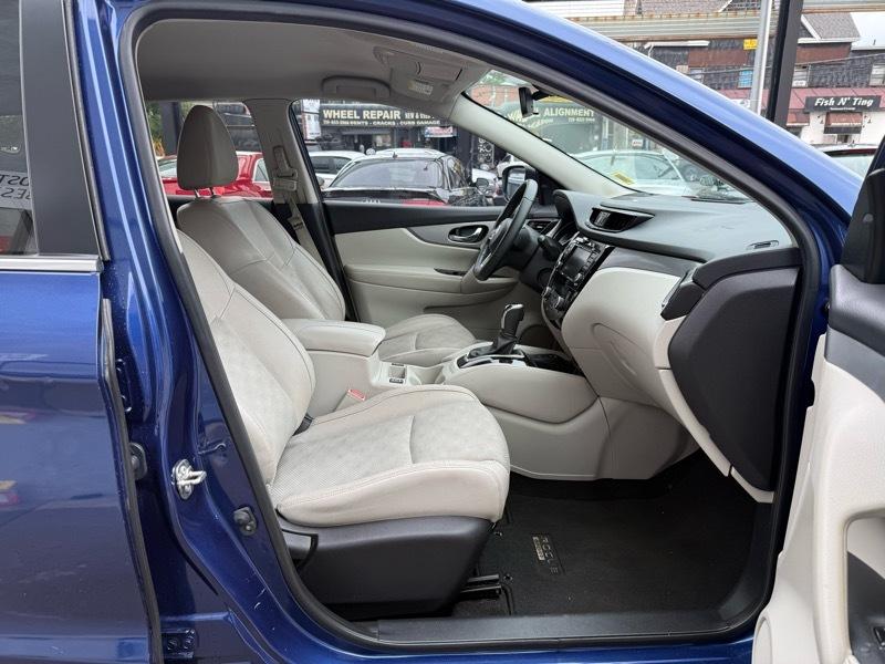 Nissan Rogue Sport SV 2020