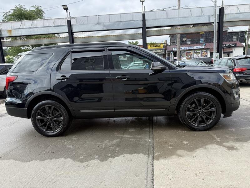 Ford Explorer XLT 4WD 2017