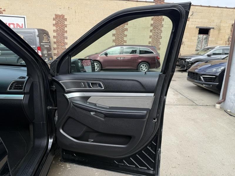 Ford Explorer XLT 4WD 2017