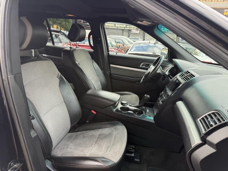 Ford Explorer XLT 4WD 2017