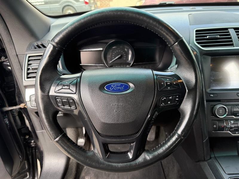 Ford Explorer XLT 4WD 2017