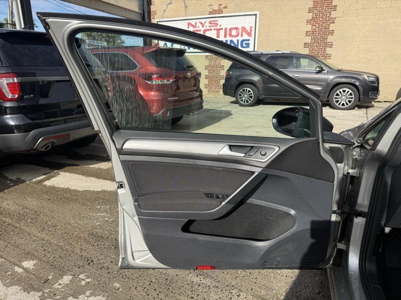 Volkswagen Golf TSI S 6A 2016
