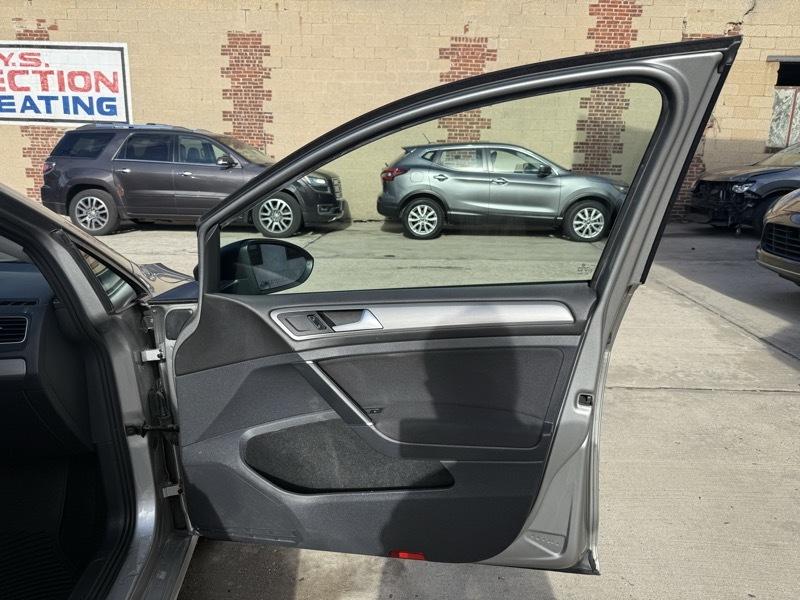 Volkswagen Golf TSI S 6A 2016