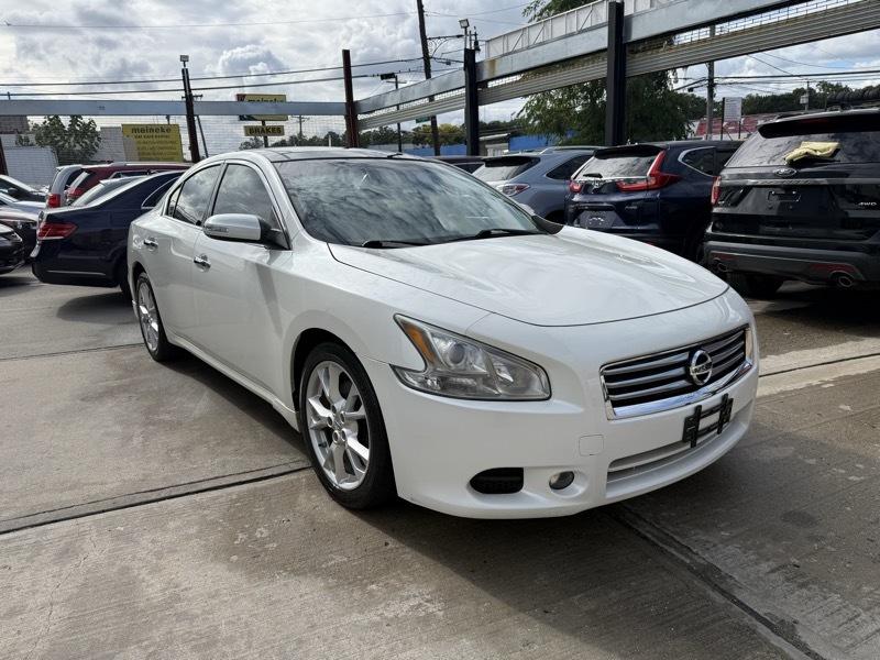 Nissan Maxima SV 2013