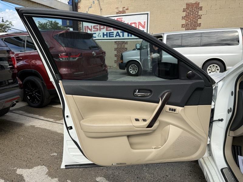 Nissan Maxima SV 2013