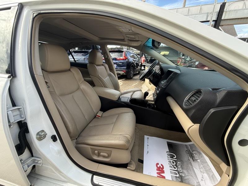 Nissan Maxima SV 2013