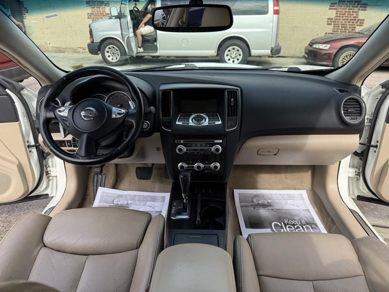Nissan Maxima SV 2013