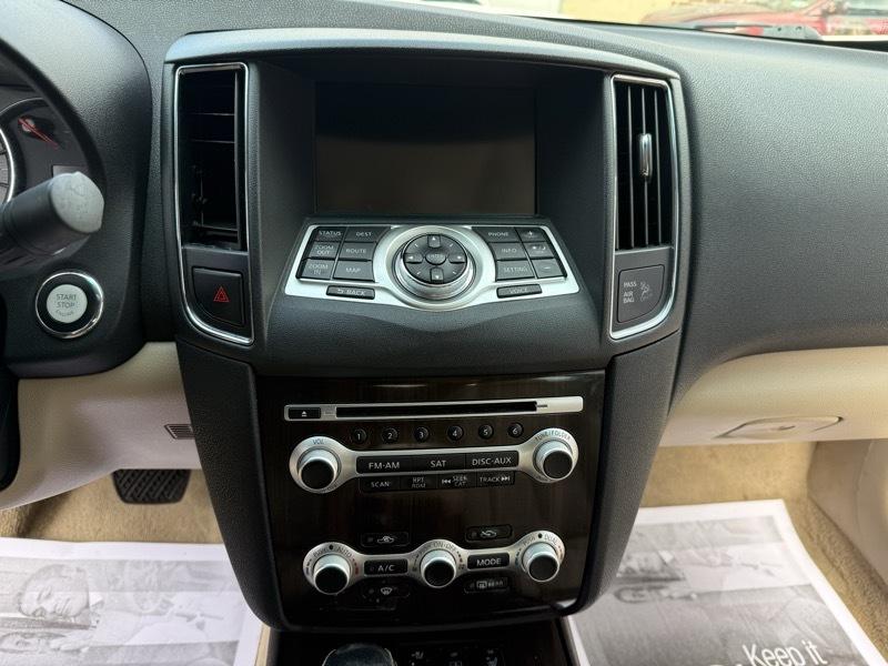 Nissan Maxima SV 2013