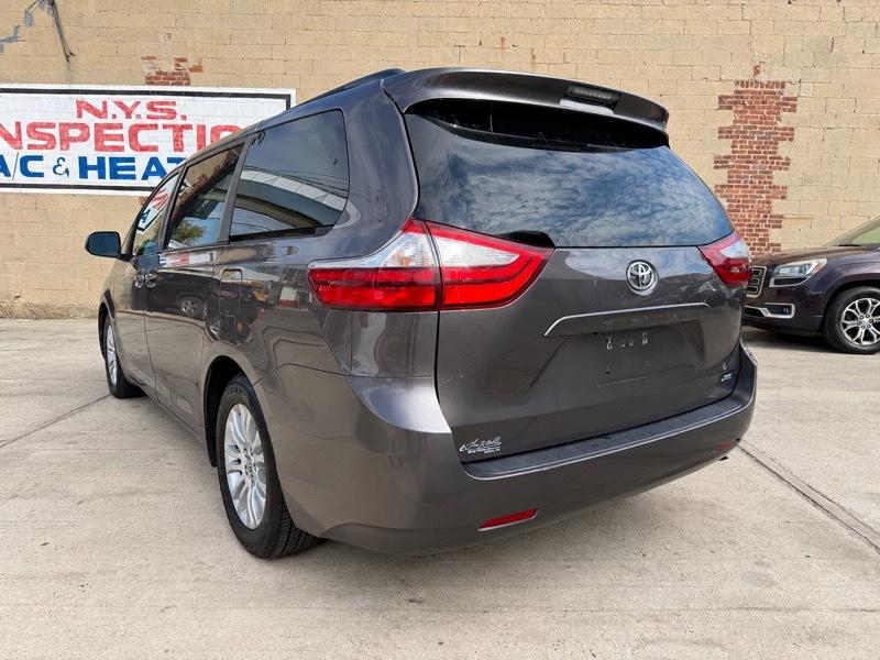 Toyota Sienna XLE FWD 8-Passenger V6 2016