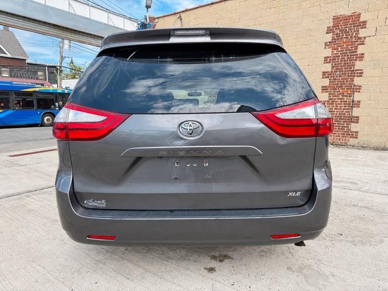 Toyota Sienna XLE FWD 8-Passenger V6 2016