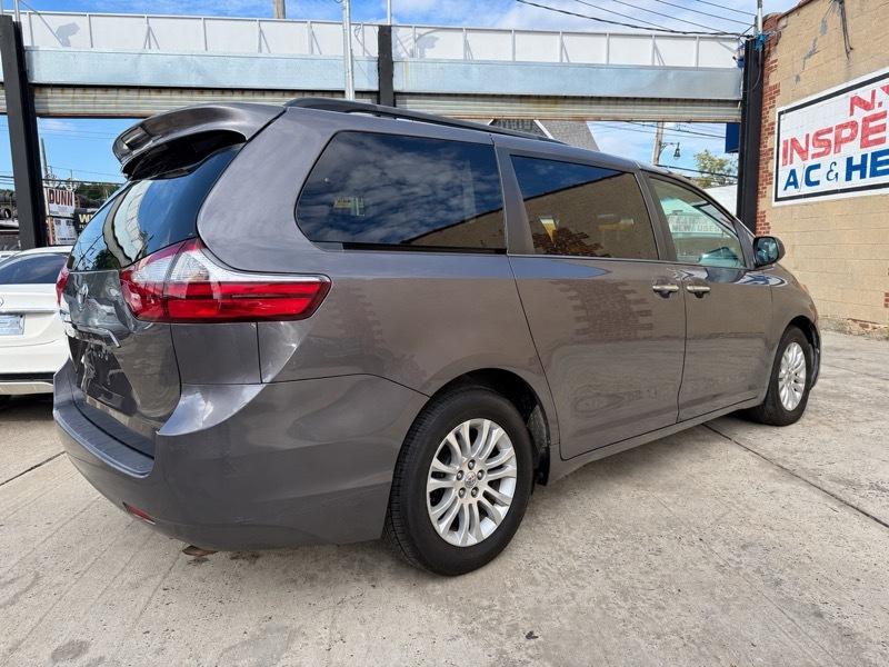 Toyota Sienna XLE FWD 8-Passenger V6 2016