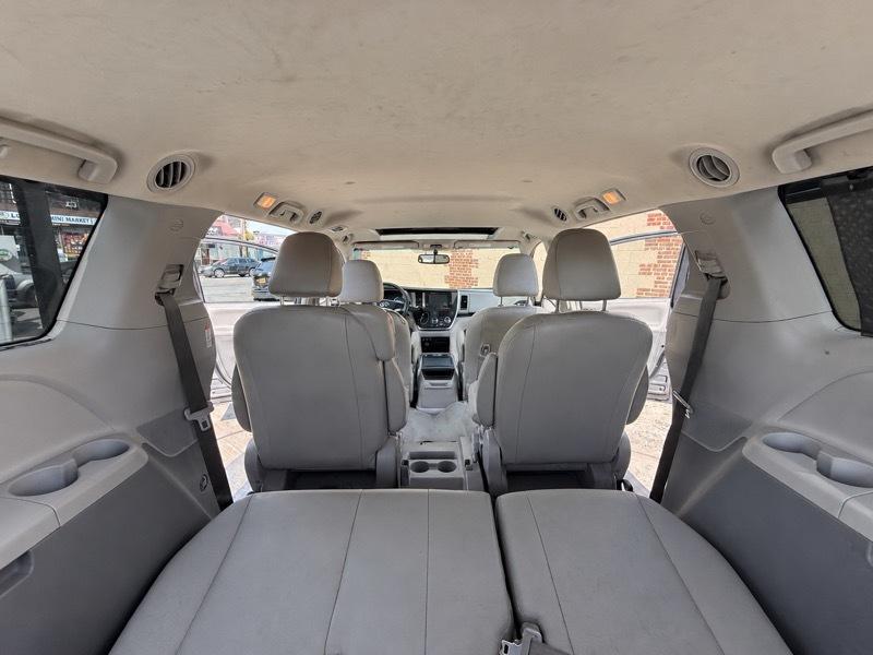 Toyota Sienna XLE FWD 8-Passenger V6 2016