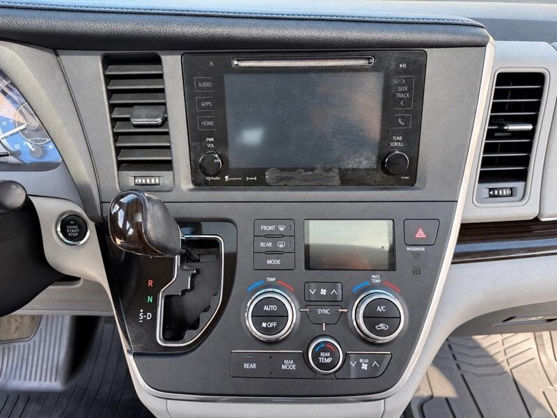 Toyota Sienna XLE FWD 8-Passenger V6 2016
