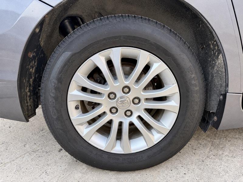 Toyota Sienna XLE FWD 8-Passenger V6 2016