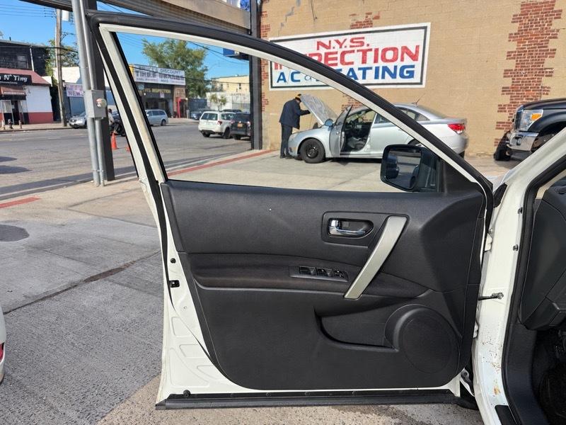 Nissan Rogue S AWD 2011