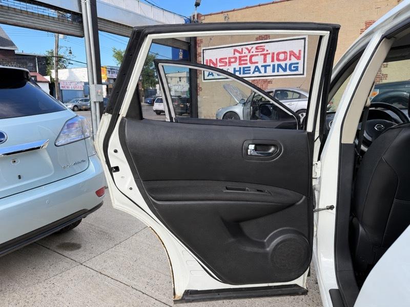 Nissan Rogue S AWD 2011