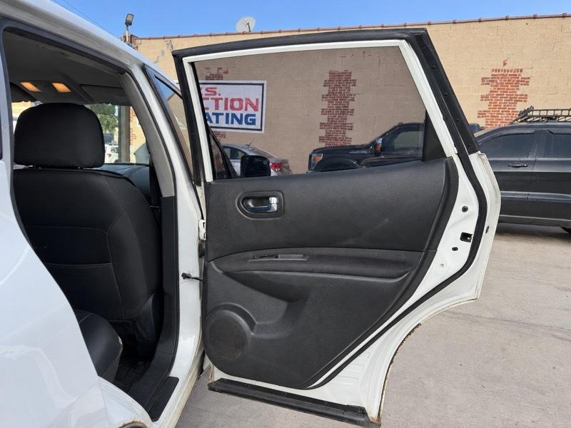 Nissan Rogue S AWD 2011
