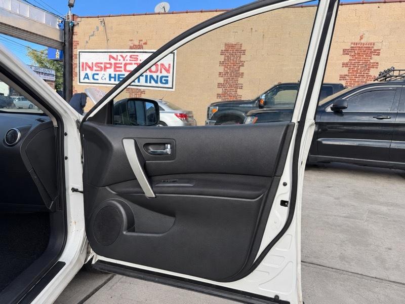 Nissan Rogue S AWD 2011
