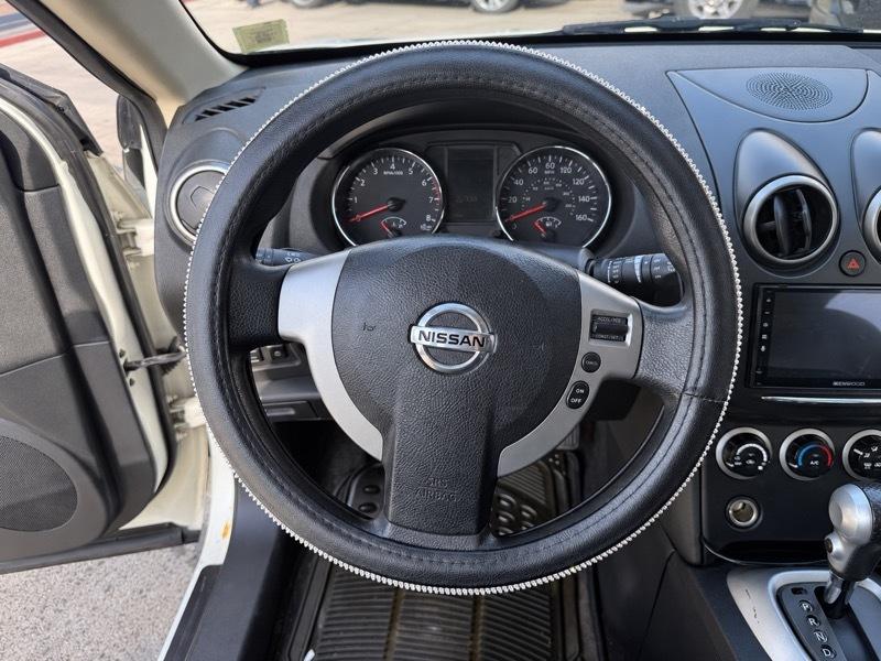 Nissan Rogue S AWD 2011