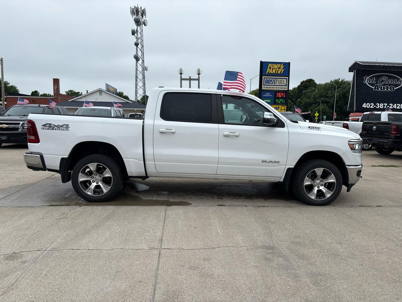 RAM 1500 Laramie 4x4 Crew Cab 5'7" Box 2023