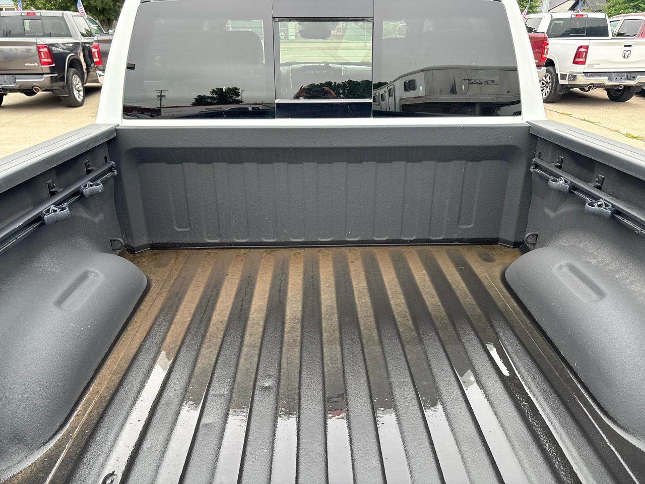 RAM 1500 Laramie 4x4 Crew Cab 5'7" Box 2023
