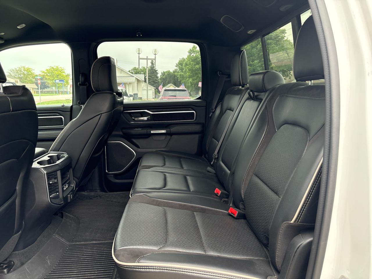 RAM 1500 Laramie 4x4 Crew Cab 5'7" Box 2023