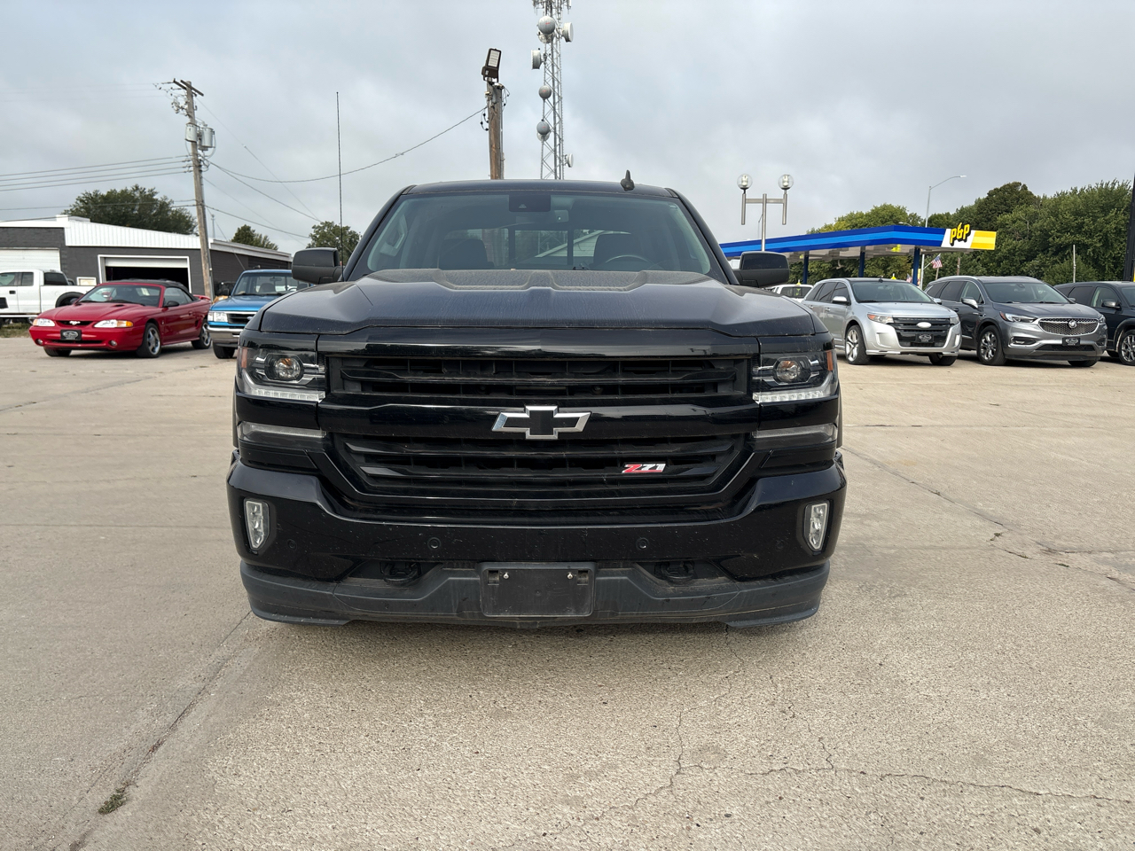 Chevrolet Silverado 1500 4WD Crew Cab 143.5" LTZ w/2LZ 2017 Chevrolet Silverado 1500 4WD Crew Cab 143.5" LTZ w/2LZ 2017