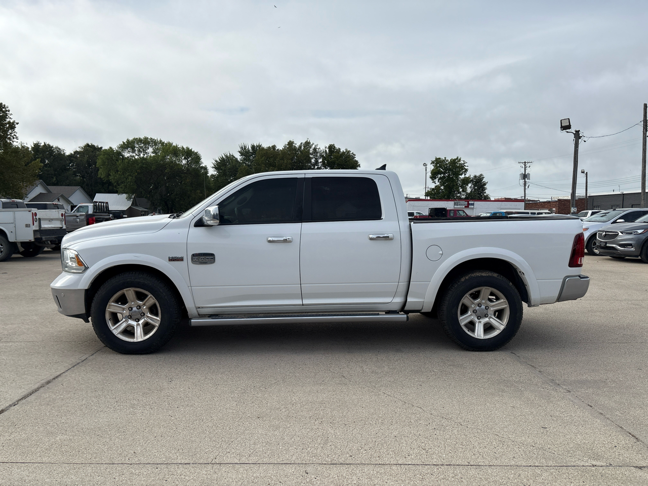 2016 RAM 1500 4WD Crew Cab 140.5" Longhorn