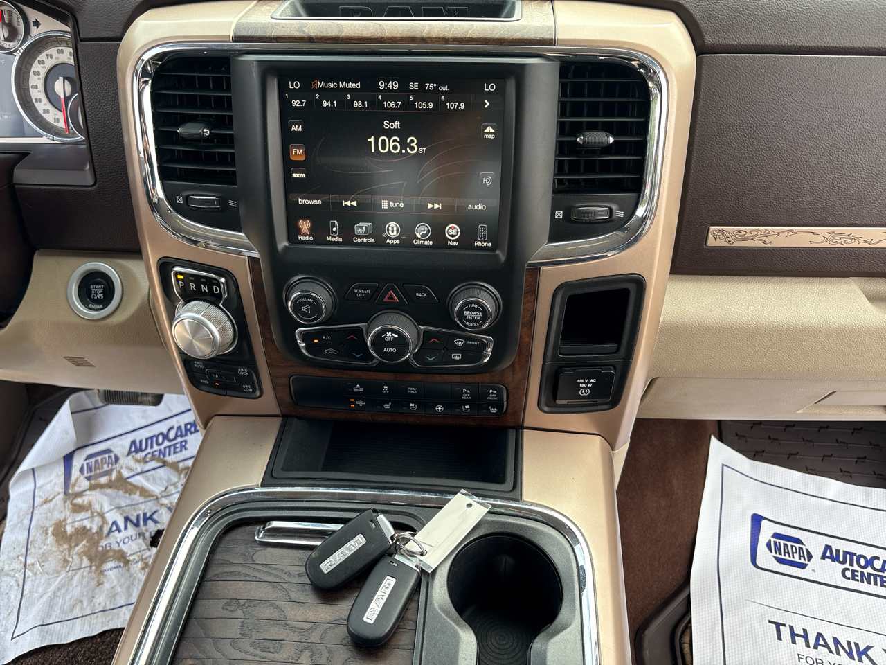 RAM 1500 4WD Crew Cab 140.5" Longhorn 2016 RAM 1500 4WD Crew Cab 140.5" Longhorn 2016