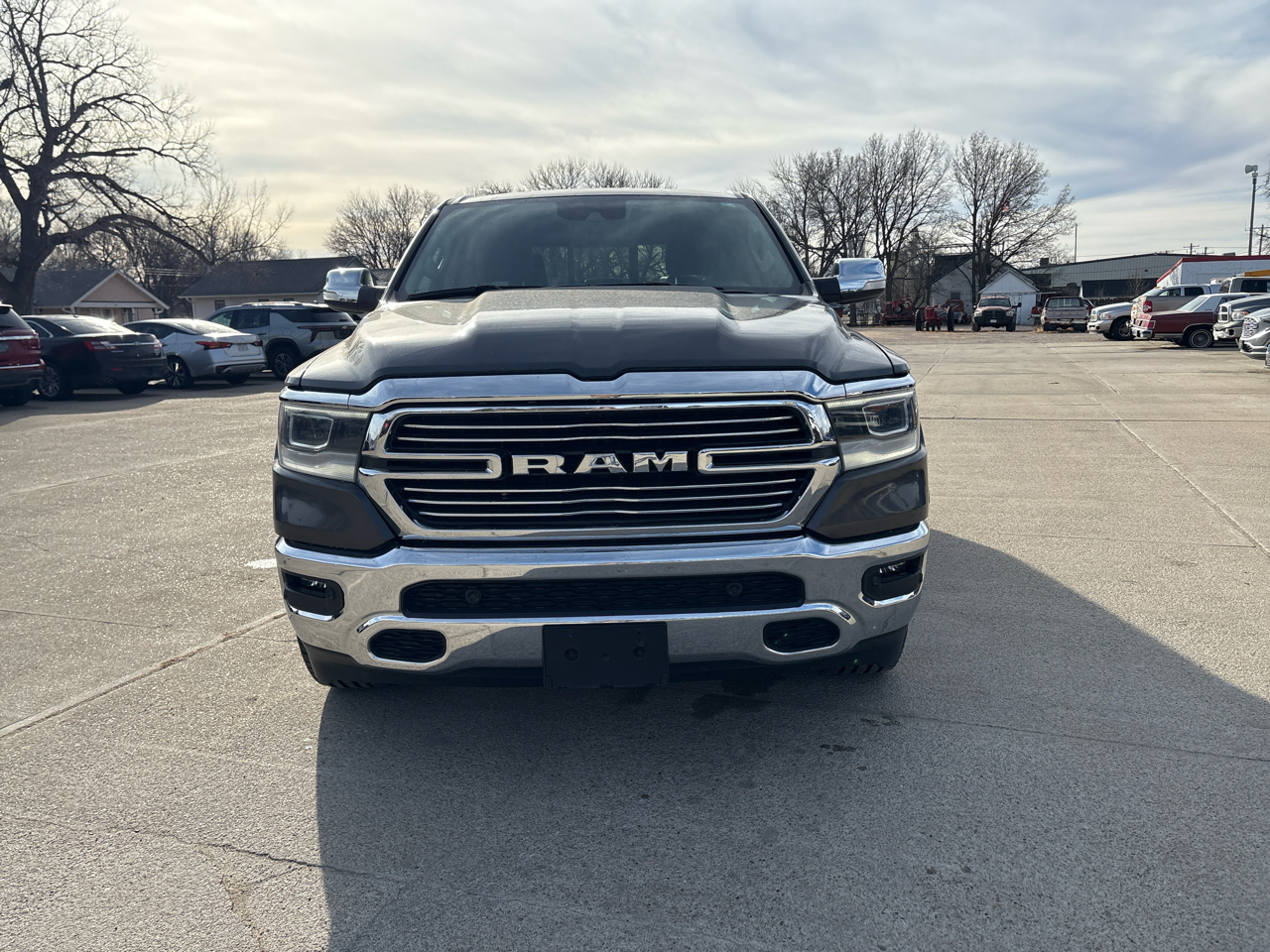 RAM 1500 Laramie 4x4 Crew Cab 5'7" Box 2021