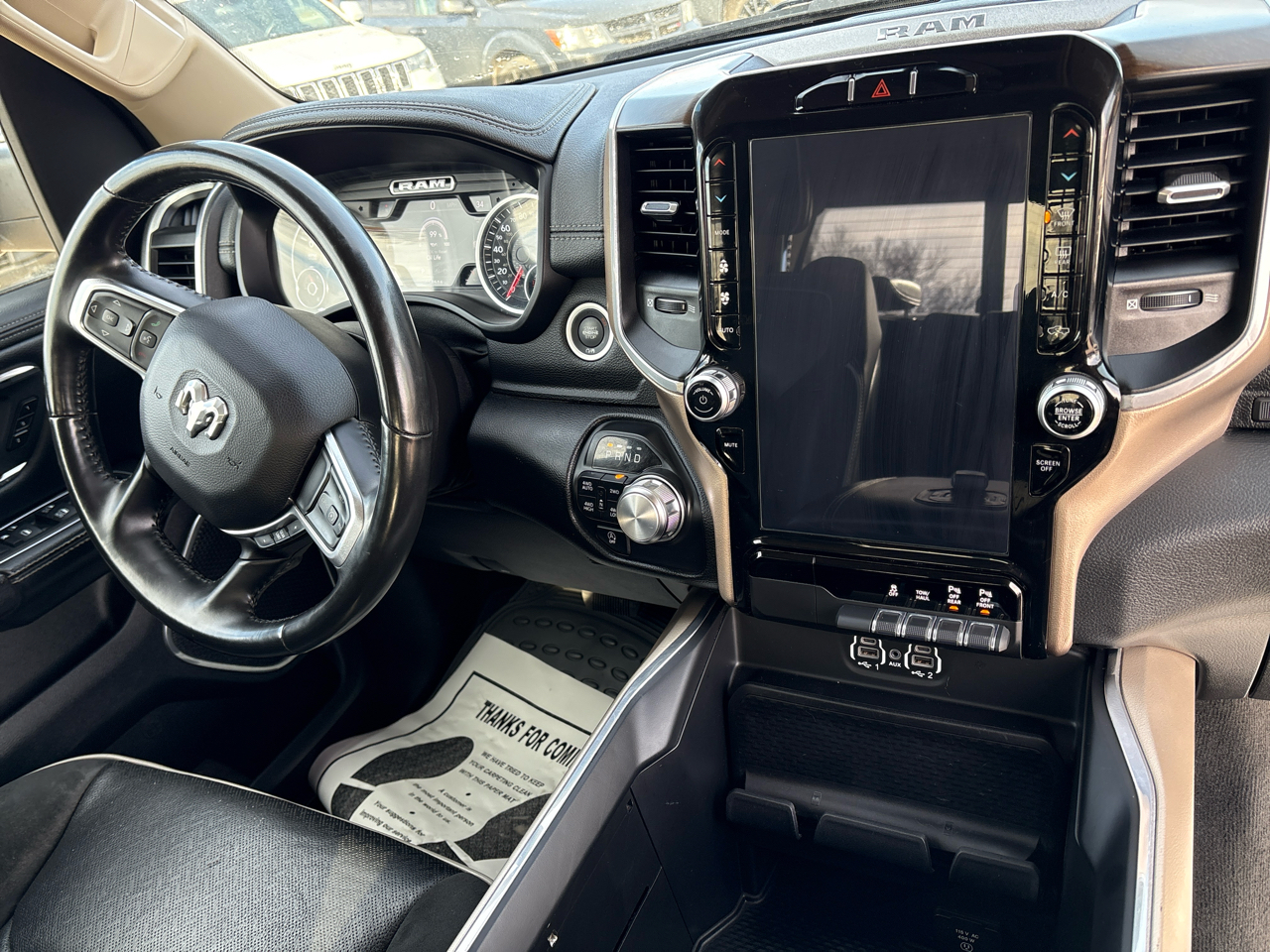 RAM 1500 Laramie 4x4 Crew Cab 5'7" Box 2021