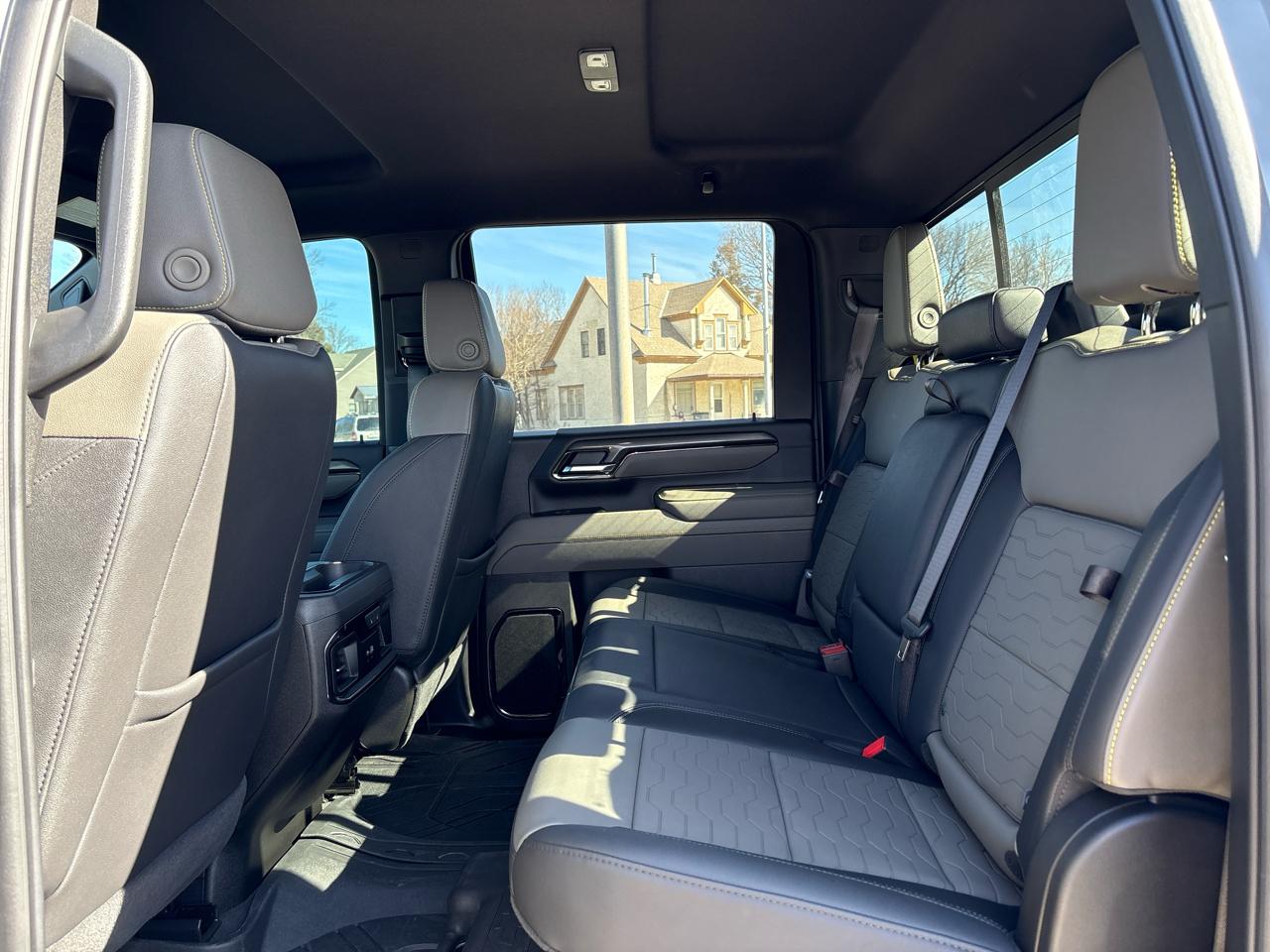 Chevrolet Silverado 2500HD 4WD Crew Cab 159" ZR2 2025