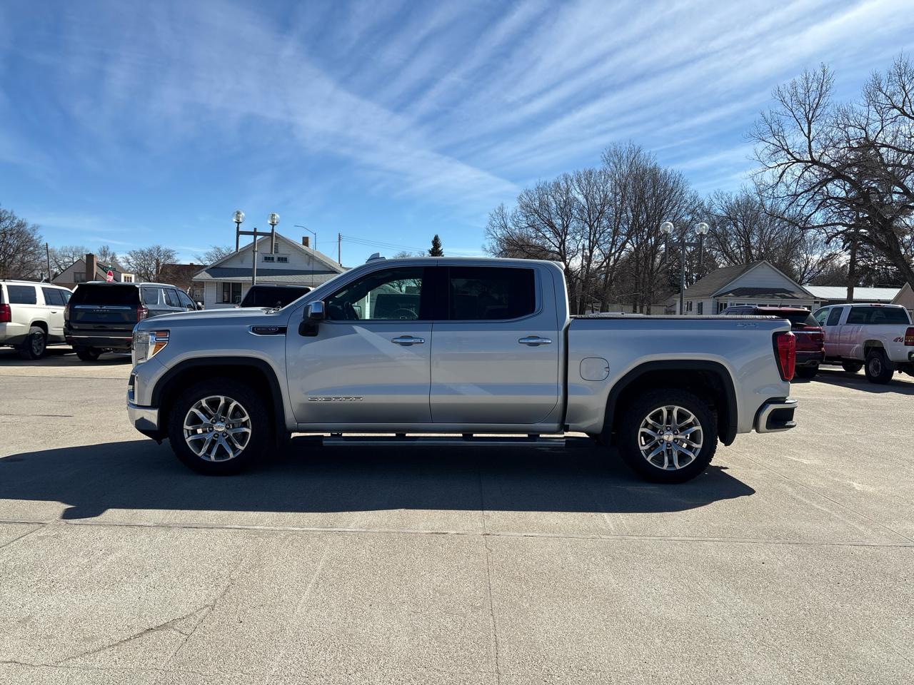 GMC Sierra 1500 4WD Crew Cab 147" SLT 2021