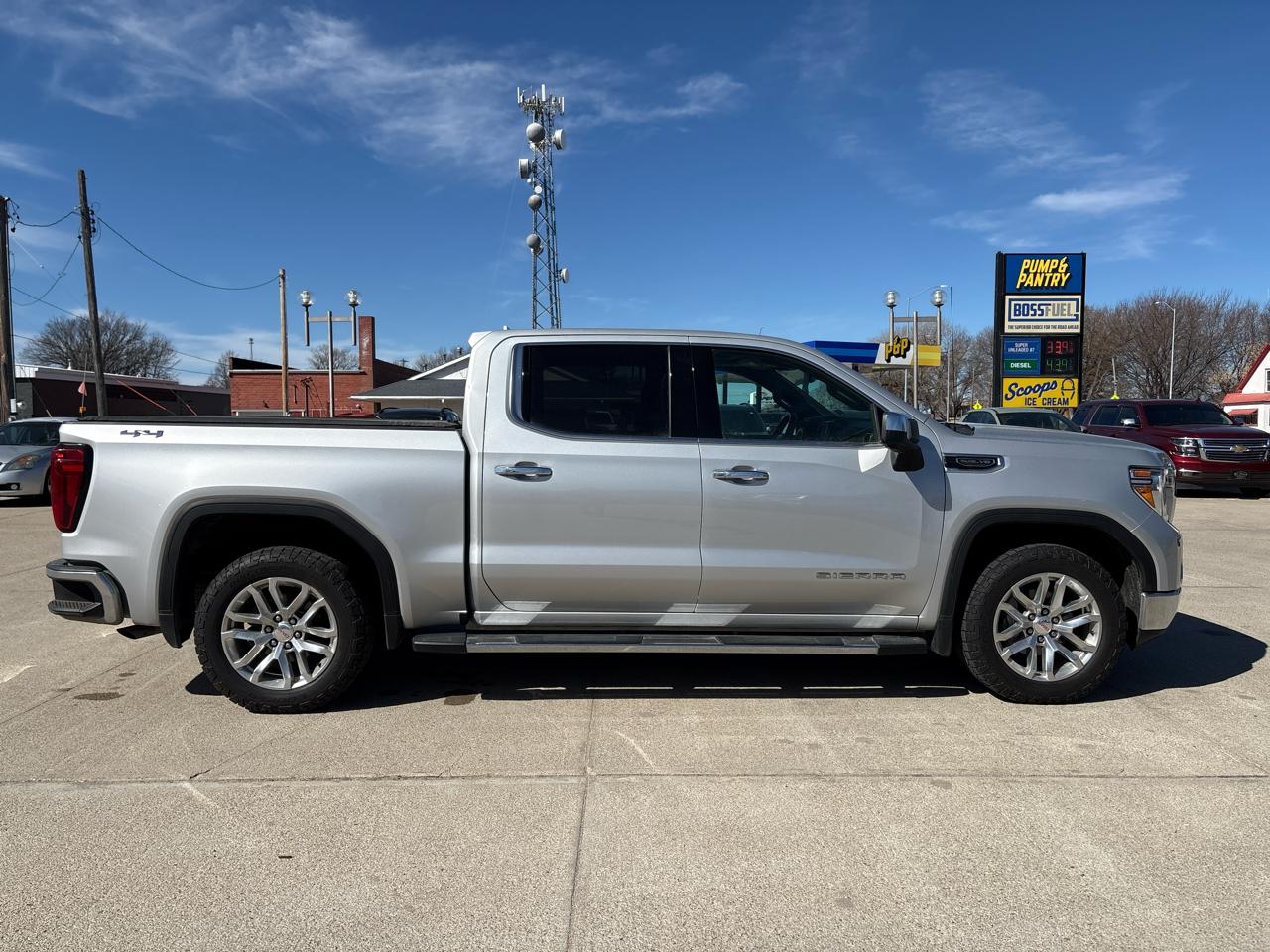 GMC Sierra 1500 4WD Crew Cab 147" SLT 2021