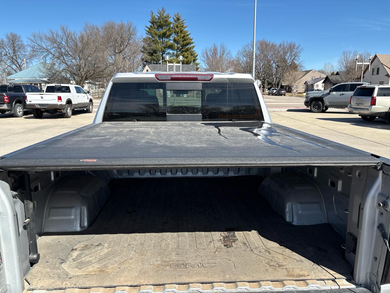 GMC Sierra 1500 4WD Crew Cab 147" SLT 2021