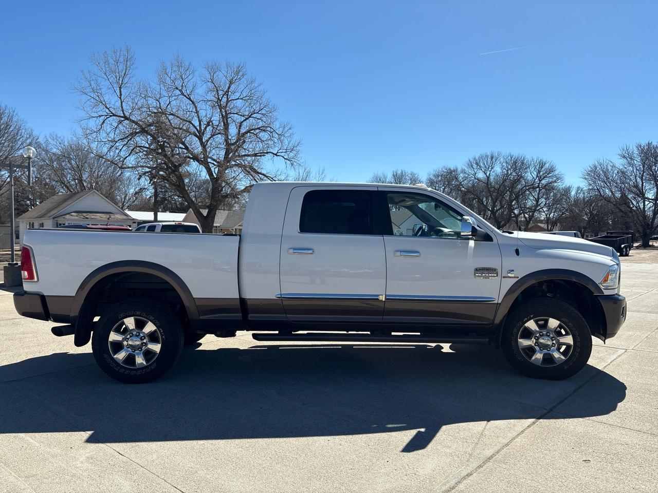 RAM 2500 Longhorn 4x4 Mega Cab 6'4" Box 2018