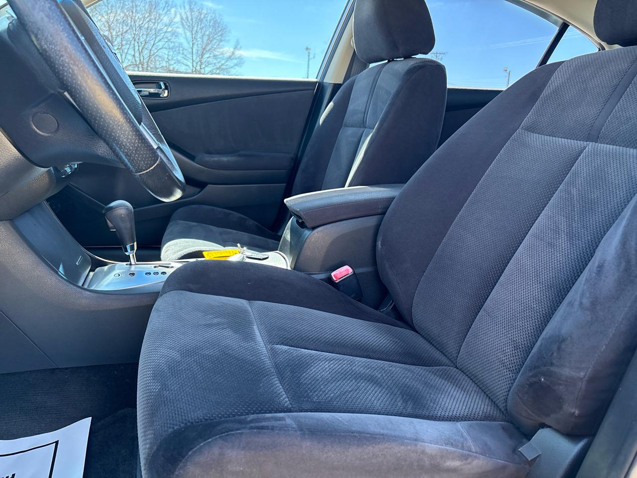 Nissan Altima 4dr Sdn V6 CVT 3.5 SE 2007