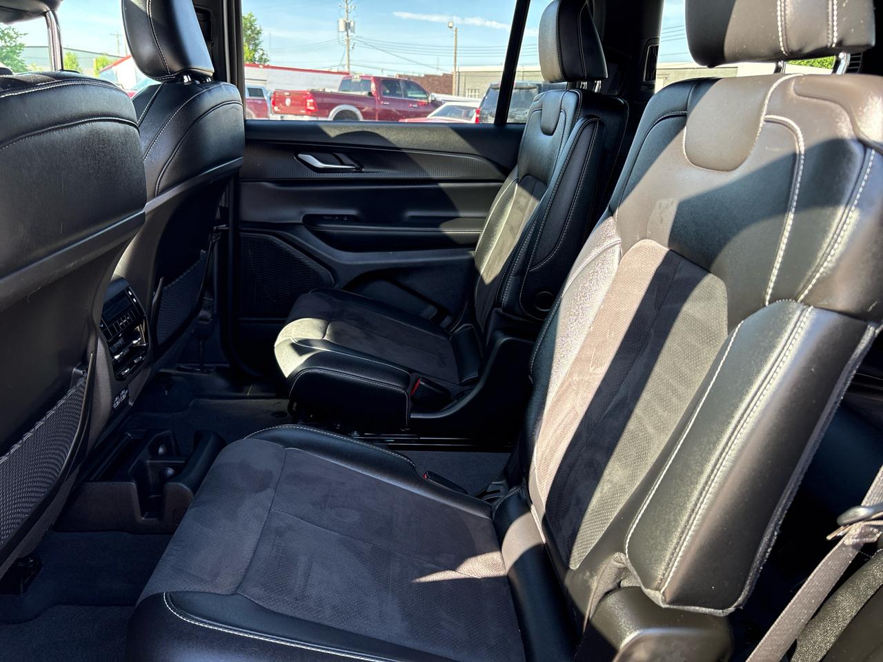 Jeep Grand Cherokee L Laredo 4WD 2024