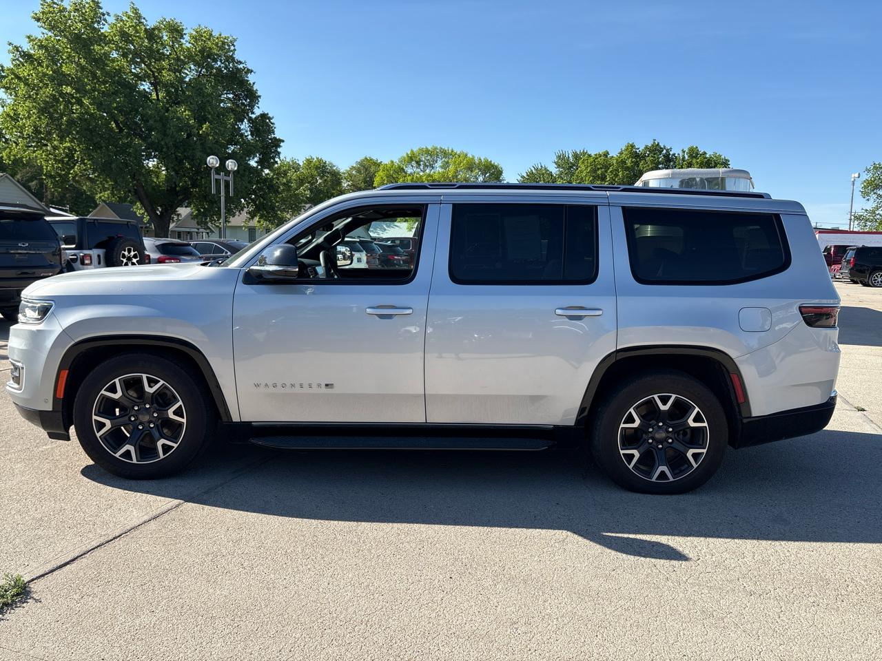 2023 Jeep Wagoneer Series III 4WD