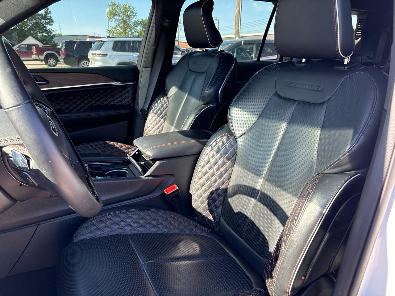 Jeep Grand Cherokee L Summit 4WD 2023