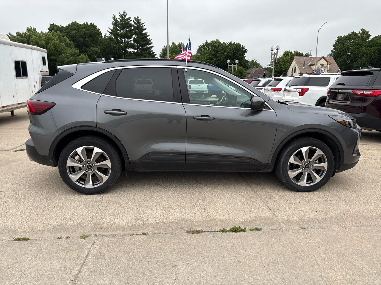 Ford Escape Platinum AWD 2025